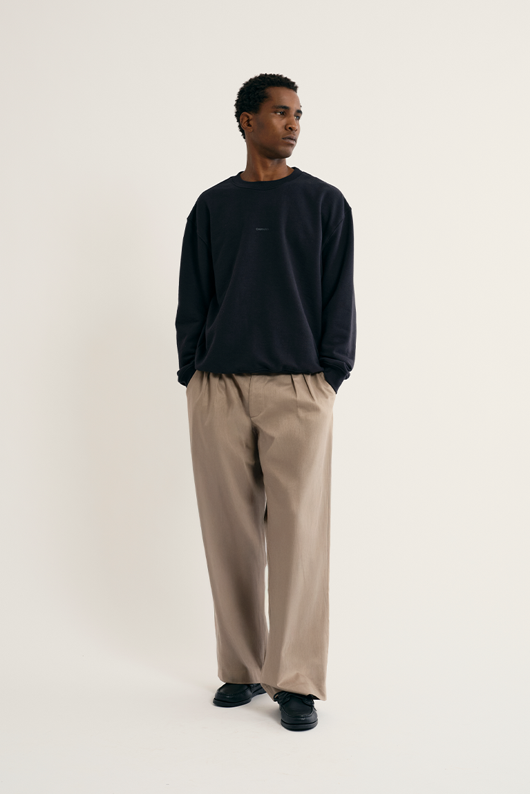 Standard Sweatshirt - Black - hover