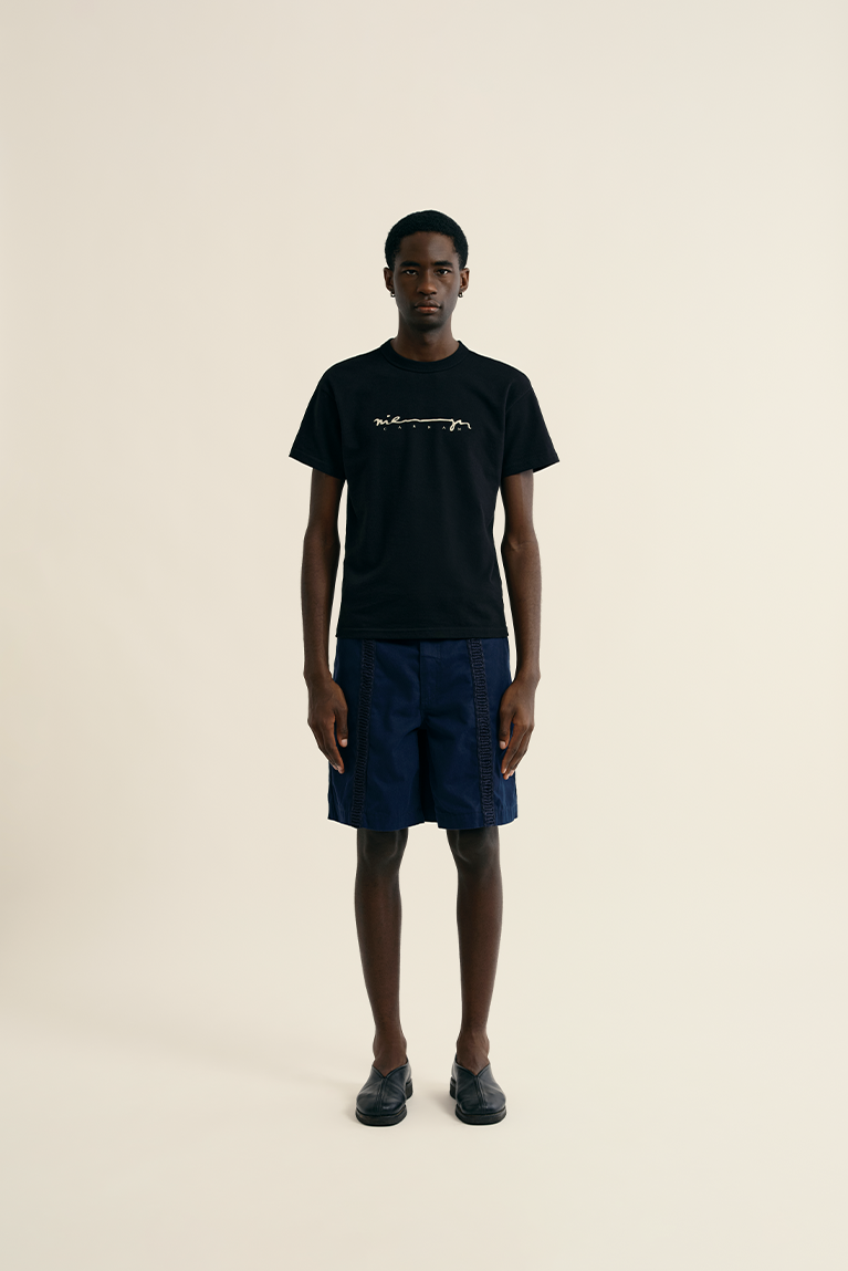 Signature Slim Fit T-shirt - Black - hover