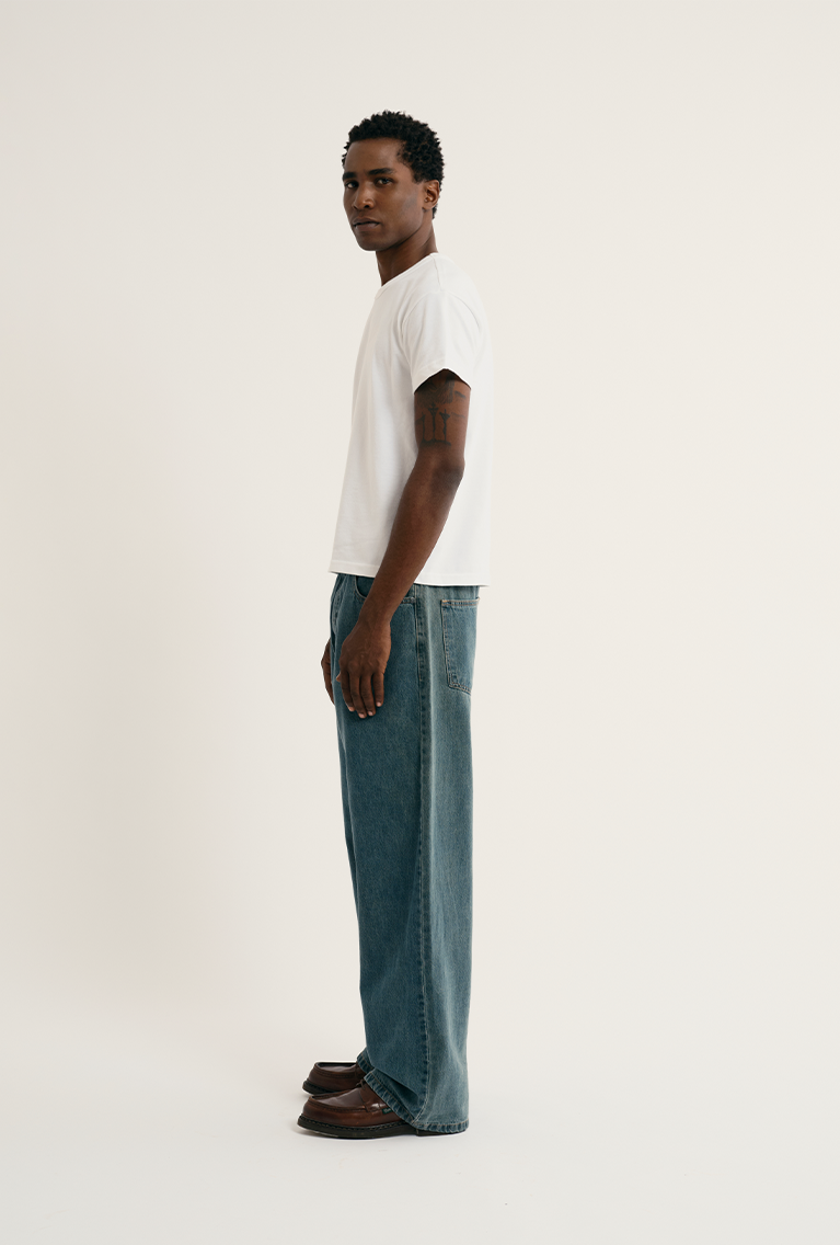 Standard Washed Jeans